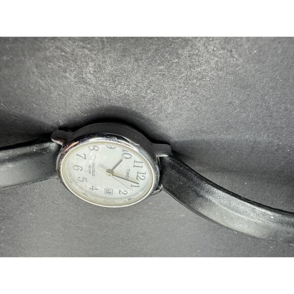 Vintage Timex Indiglo Women's Easy Reader WR 30M Black Strap Date Watch 25mm - Picture 5 of 10